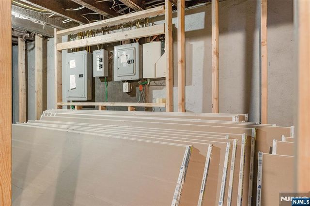 267 6th Avenue, Newark, NJ 07107