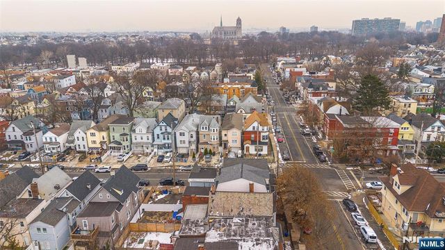 267 6th Avenue, Newark, NJ 07107