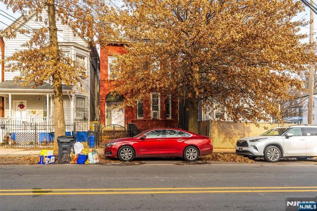 267 6th Avenue, Newark, NJ 07107