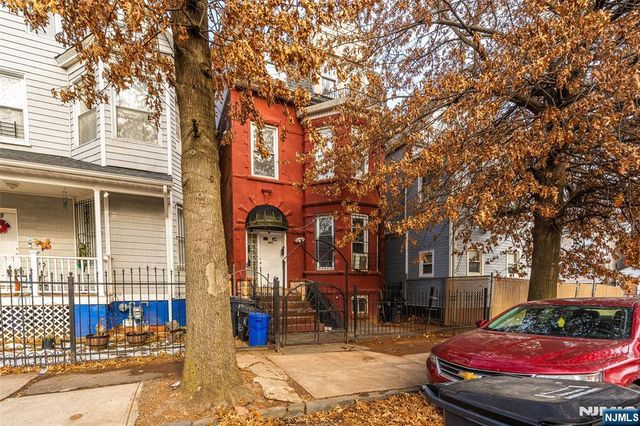 267 6th Avenue, Newark, NJ 07107