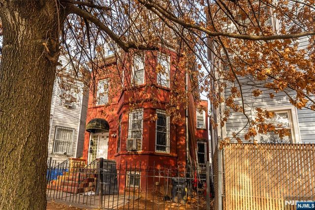 267 6th Avenue, Newark, NJ 07107