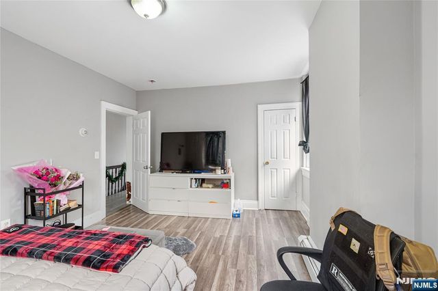 267 6th Avenue, Newark, NJ 07107