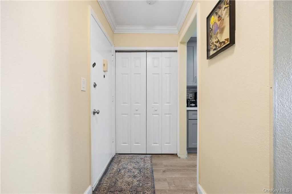 315 Woodland Hills Road, White Plains, NY 10603 — photo 2