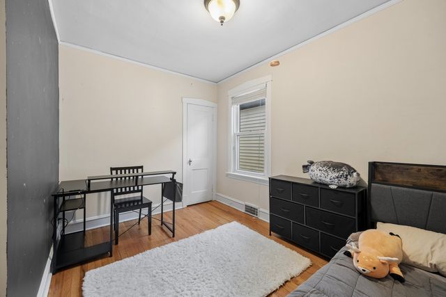 1180 GUNDERSON Avenue, Oak Park, IL 60304
