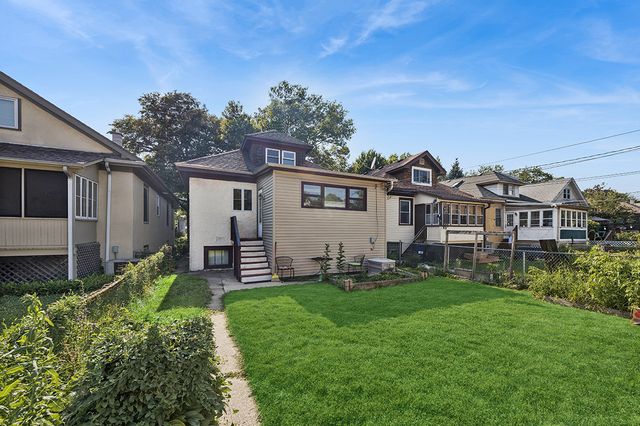 1180 GUNDERSON Avenue, Oak Park, IL 60304