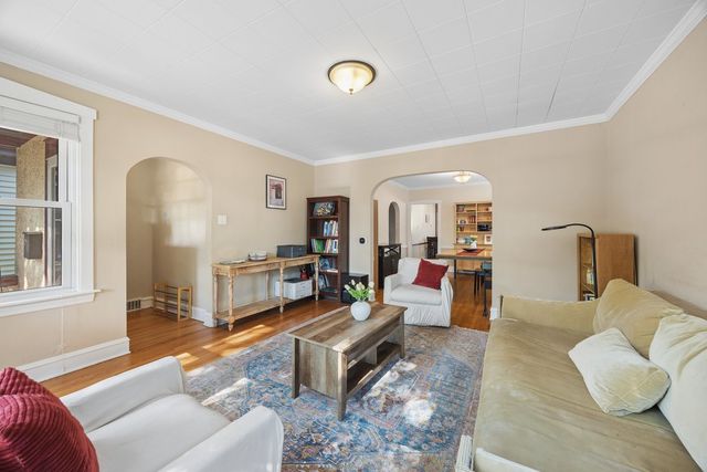 1180 GUNDERSON Avenue, Oak Park, IL 60304