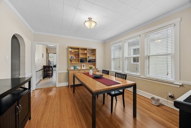 1180 GUNDERSON Avenue, Oak Park, IL 60304
