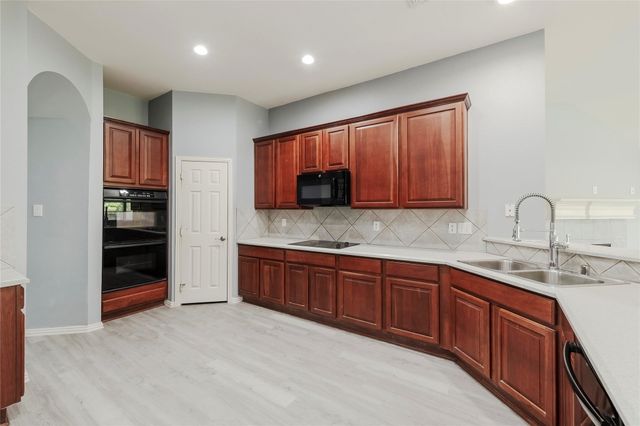 12422 Daimler Drive, Frisco, TX 75033