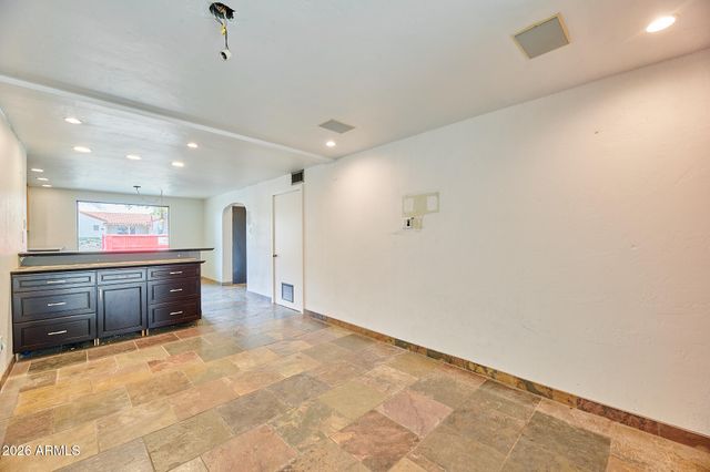 327 E MEDLOCK Drive, Phoenix, AZ 85012