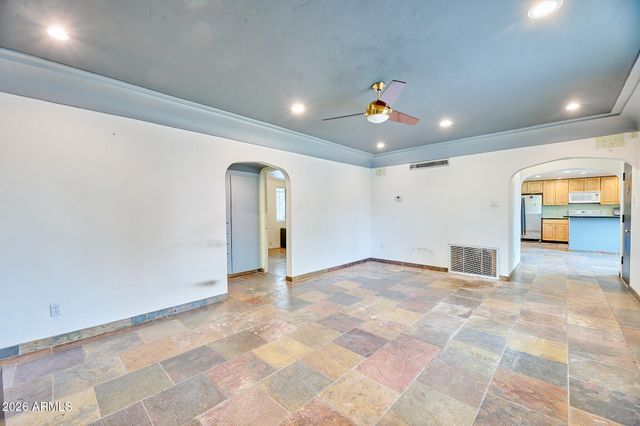 327 E MEDLOCK Drive, Phoenix, AZ 85012