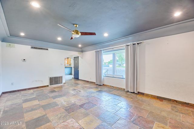 327 E MEDLOCK Drive, Phoenix, AZ 85012