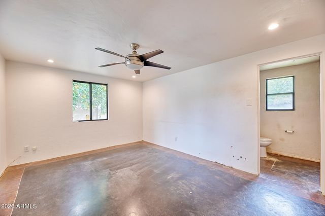 327 E MEDLOCK Drive, Phoenix, AZ 85012