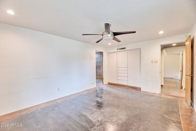 327 E MEDLOCK Drive, Phoenix, AZ 85012