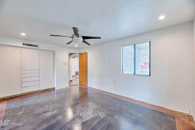 327 E MEDLOCK Drive, Phoenix, AZ 85012