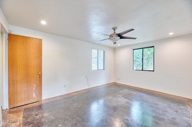 327 E MEDLOCK Drive, Phoenix, AZ 85012