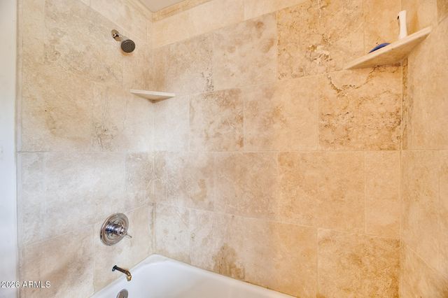 327 E MEDLOCK Drive, Phoenix, AZ 85012