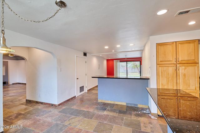 327 E MEDLOCK Drive, Phoenix, AZ 85012