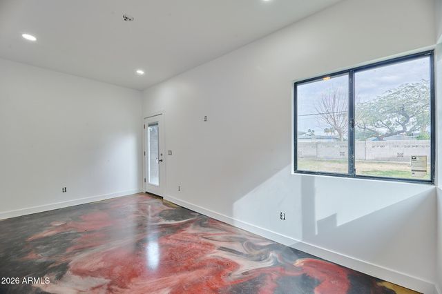 327 E MEDLOCK Drive, Phoenix, AZ 85012