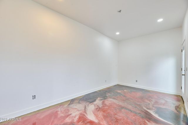 327 E MEDLOCK Drive, Phoenix, AZ 85012