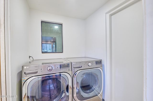 327 E MEDLOCK Drive, Phoenix, AZ 85012