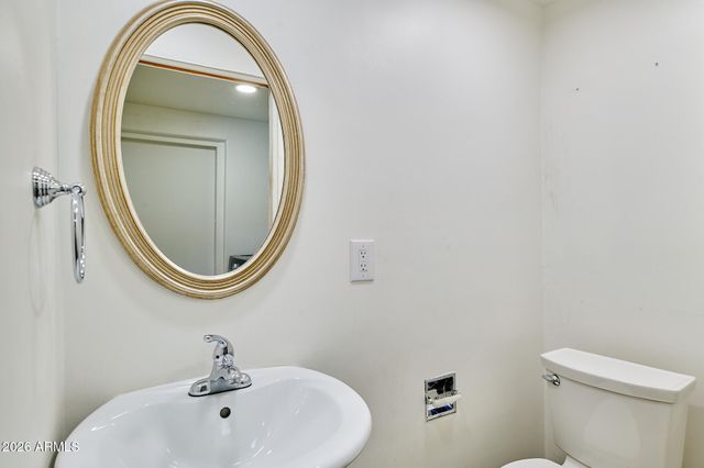 327 E MEDLOCK Drive, Phoenix, AZ 85012