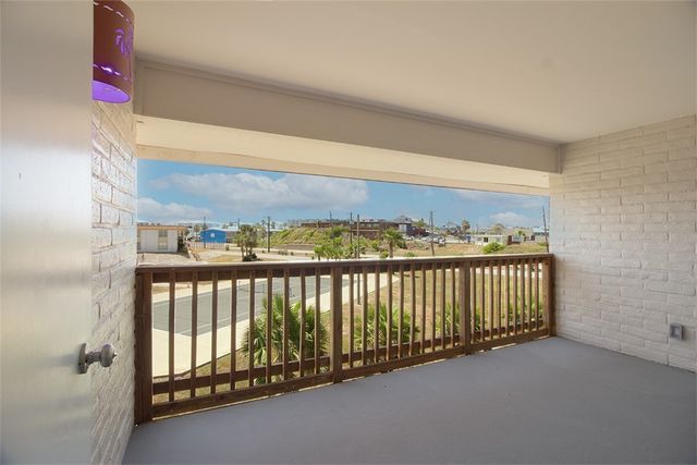 1421 South 11th St 216, Port Aransas, TX 78373
