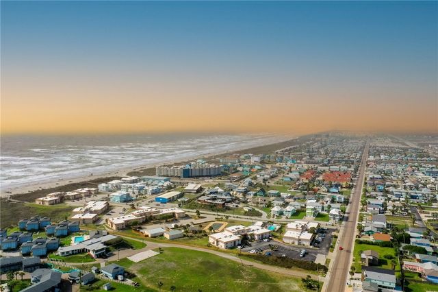 1421 South 11th St 216, Port Aransas, TX 78373