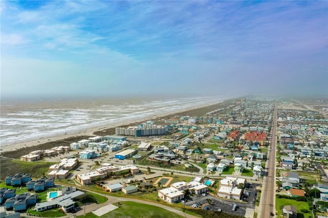 1421 South 11th St 216, Port Aransas, TX 78373