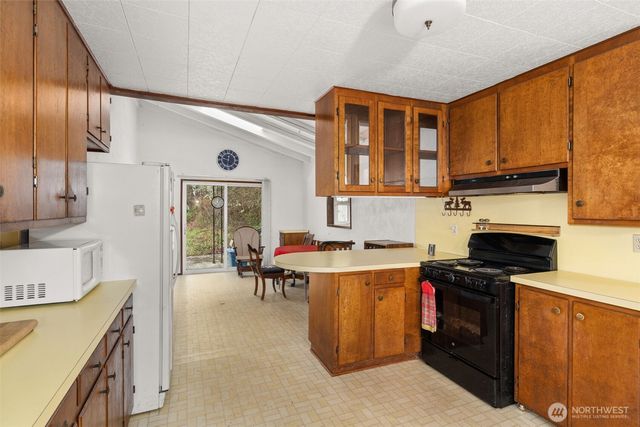 728 Dakota Street, Raymond, WA 98577