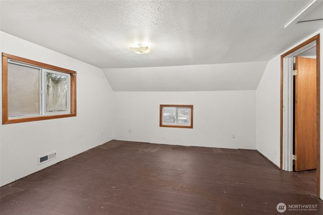 728 Dakota Street, Raymond, WA 98577