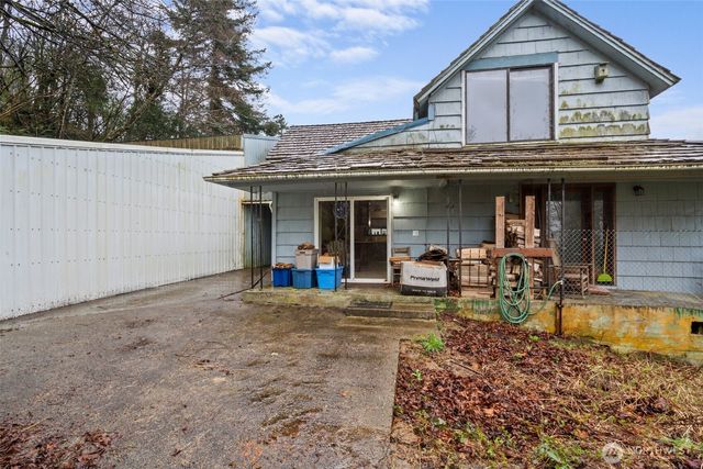 728 Dakota Street, Raymond, WA 98577