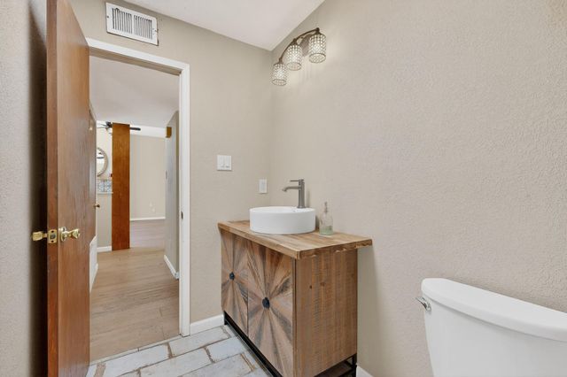 8420 Parrot Run Road NE, Albuquerque, NM 87109