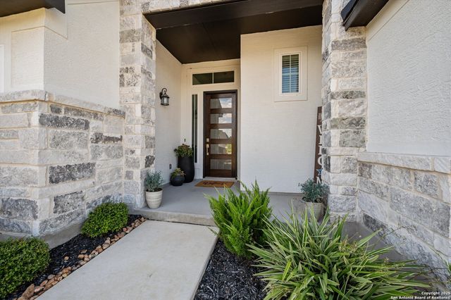 411 Aurora Basin, Cibolo, TX 78108