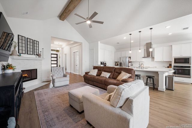 411 Aurora Basin, Cibolo, TX 78108
