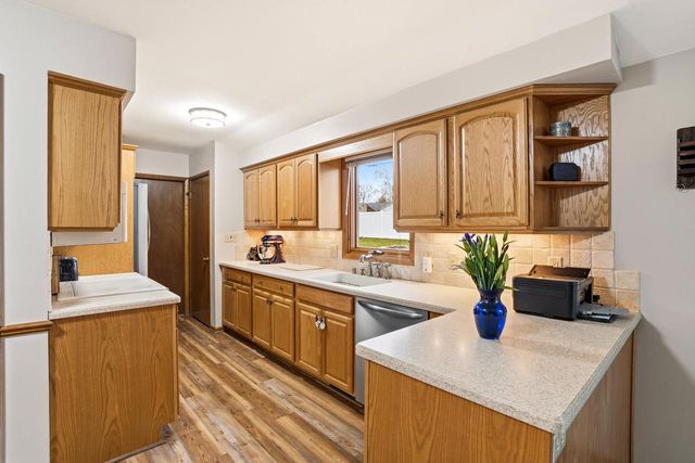 955 W Whitefish ROAD, Port Washington, WI 53074