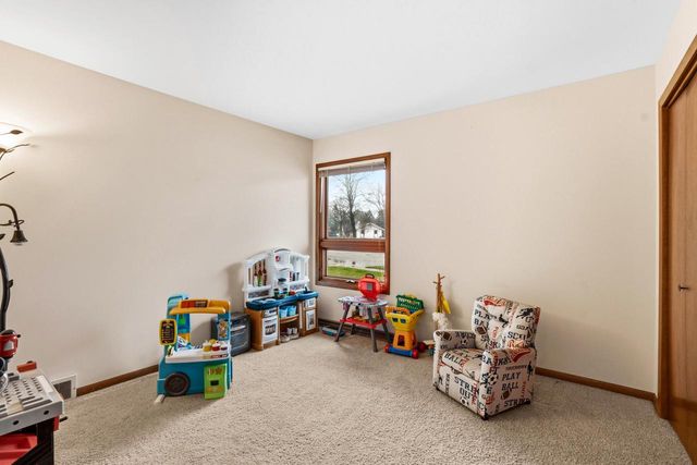 955 W Whitefish ROAD, Port Washington, WI 53074