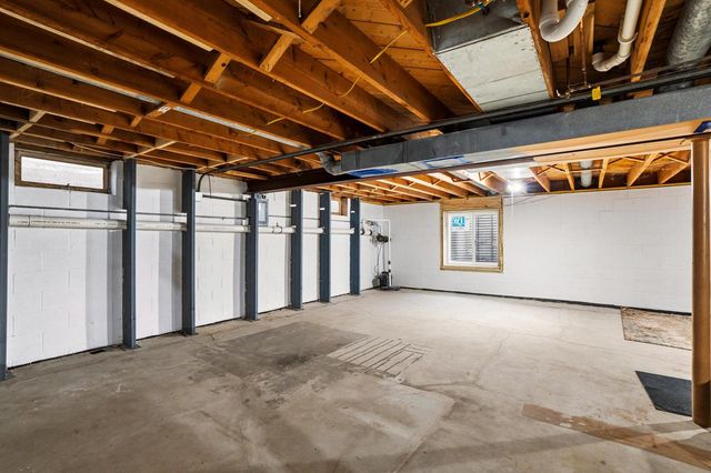 955 W Whitefish ROAD, Port Washington, WI 53074