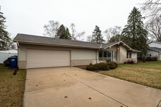 955 W Whitefish ROAD, Port Washington, WI 53074