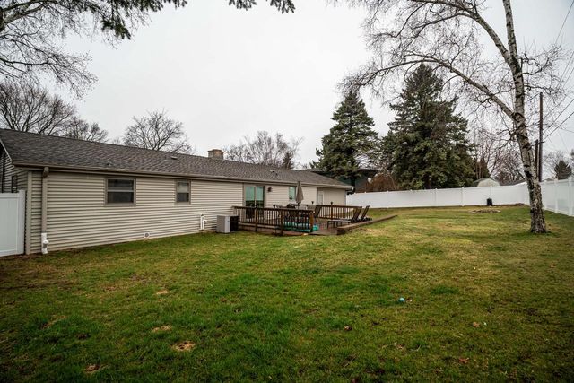 955 W Whitefish ROAD, Port Washington, WI 53074