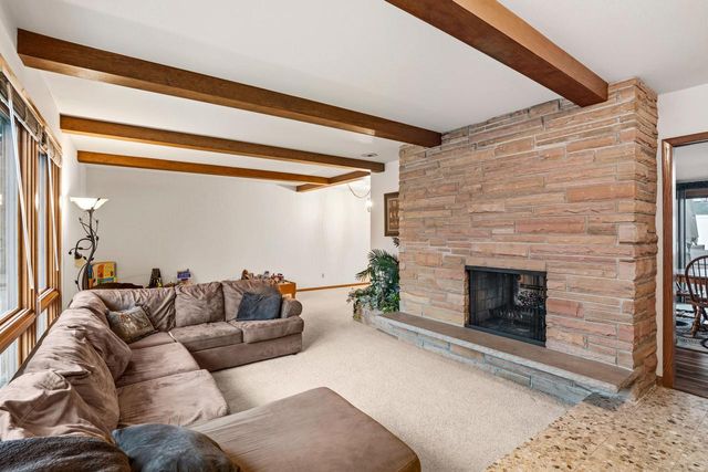 955 W Whitefish ROAD, Port Washington, WI 53074