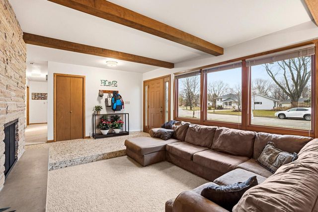 955 W Whitefish ROAD, Port Washington, WI 53074