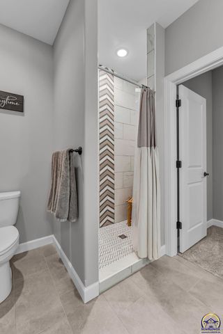 7612 SW 24th TER, Topeka, KS 66614