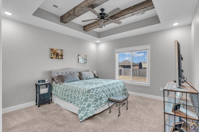 7612 SW 24th TER, Topeka, KS 66614