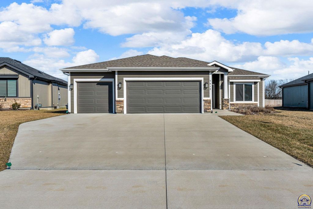 7612 SW 24th TER, Topeka, KS 66614