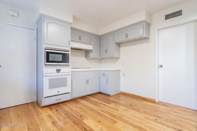 2085 Rayshire Street, Thousand Oaks, CA 91362