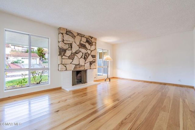 2085 Rayshire Street, Thousand Oaks, CA 91362