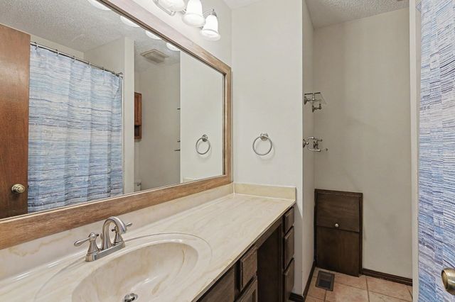 8608 E Mount Vernon, Wichita, KS 67207