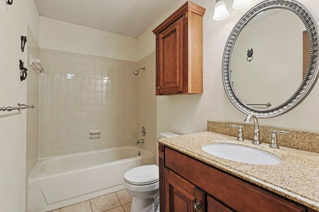 8608 E Mount Vernon, Wichita, KS 67207