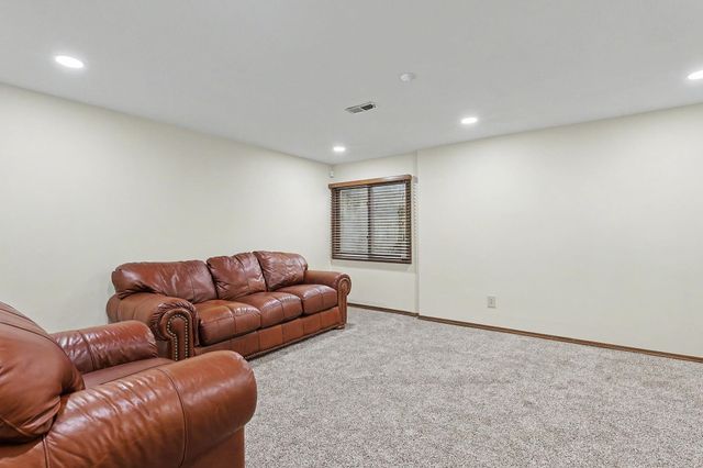 8608 E Mount Vernon, Wichita, KS 67207