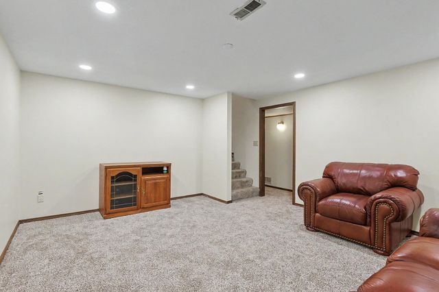 8608 E Mount Vernon, Wichita, KS 67207
